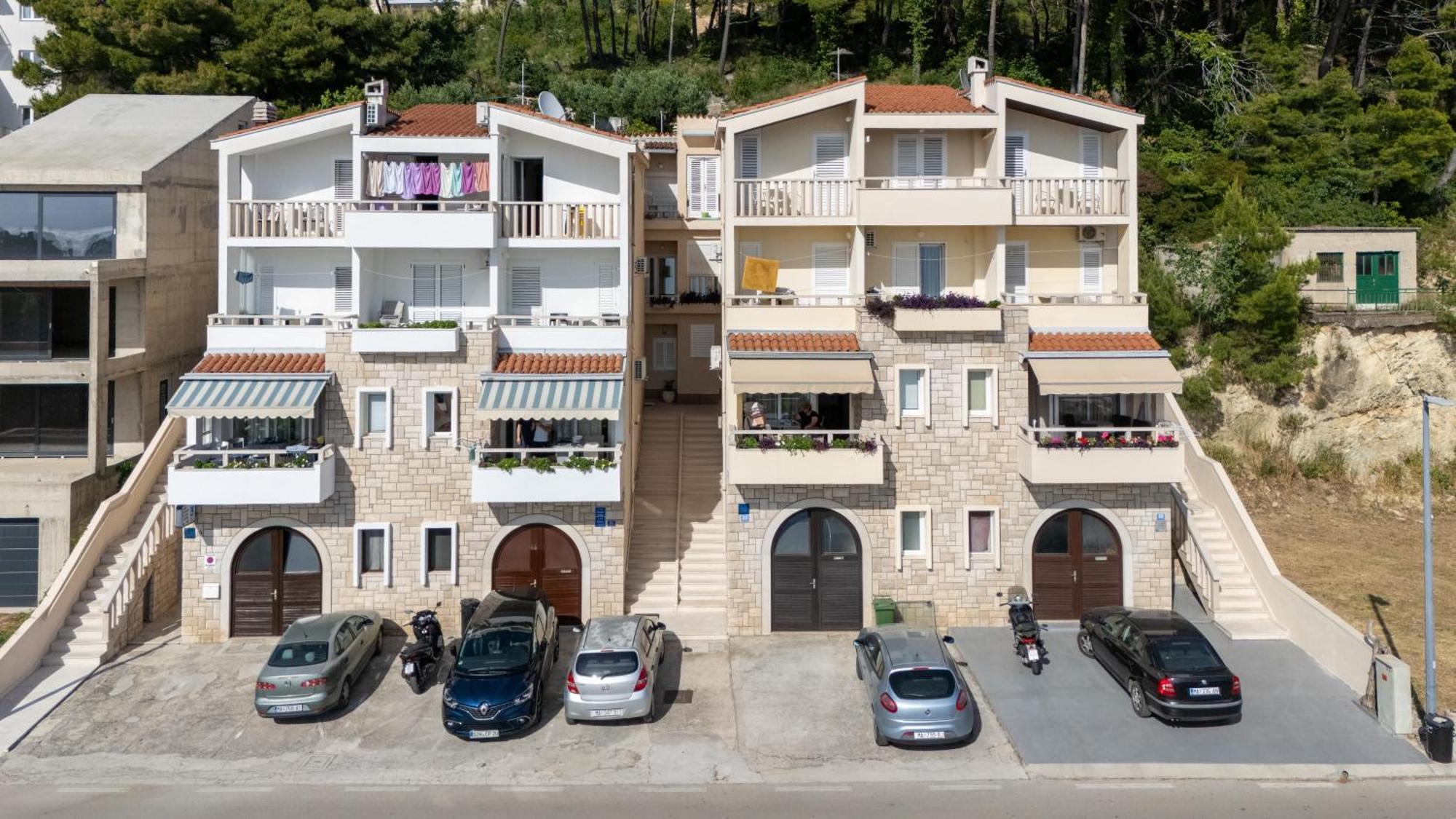 Apartments Klement Brela Buitenkant foto